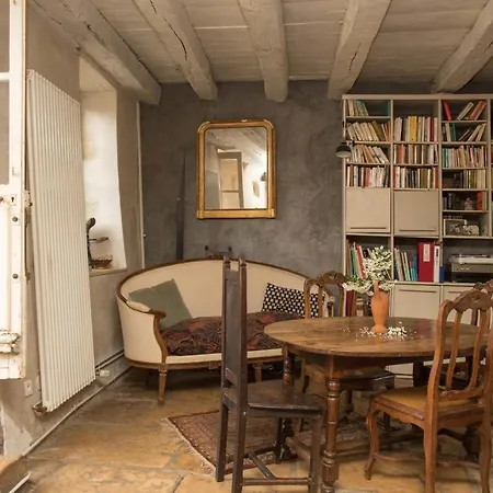 Maison De Maitre Ancien Logis Du Xviie Marnay (Vienne)