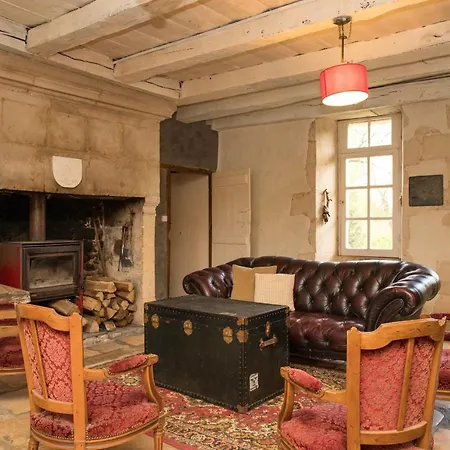 Maison De Maitre Ancien Logis Du Xviie Marnay (Vienne)