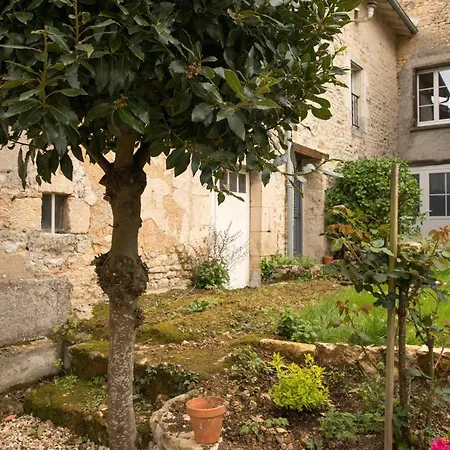 Maison De Maitre Ancien Logis Du Xviie Marnay (Vienne)